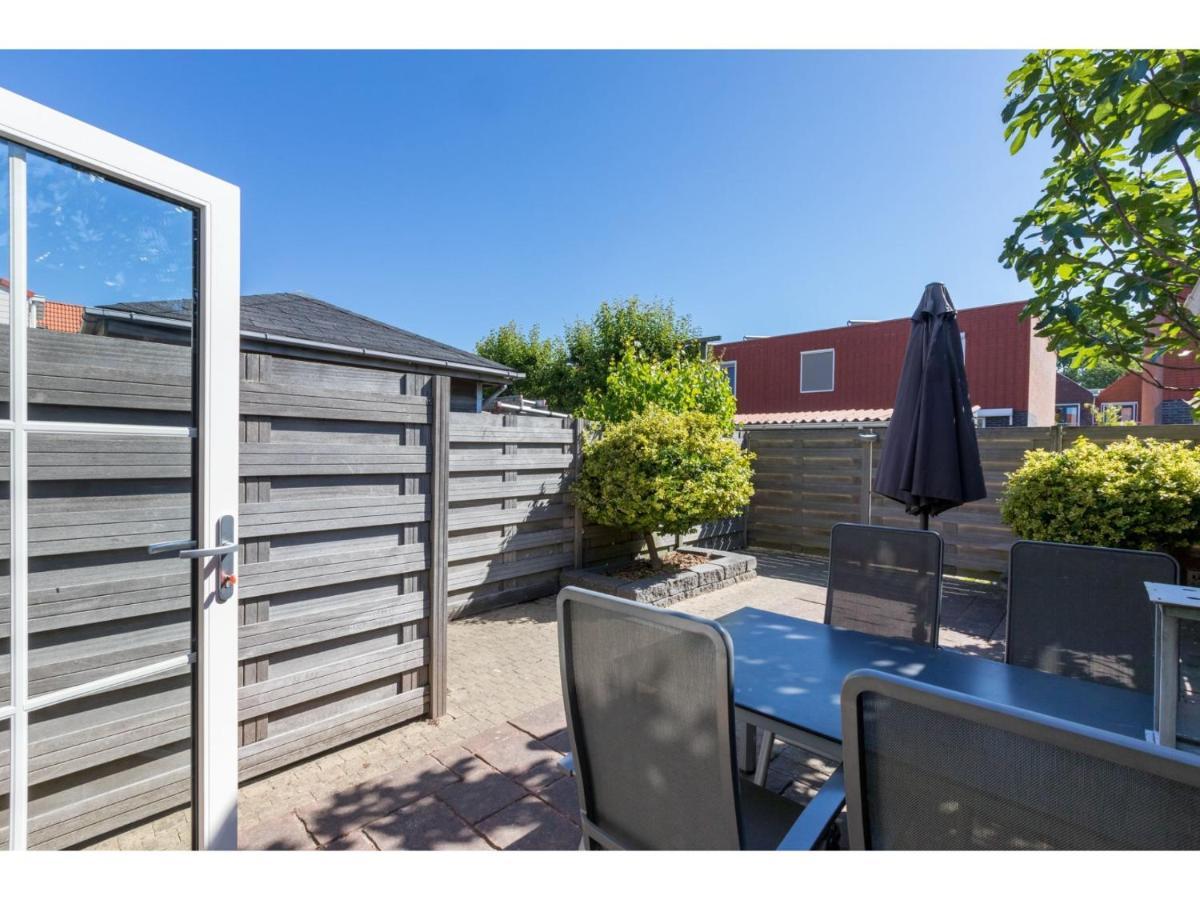 Quietly Located House Within Walking Distance Of The Beach Domburg Exteriör bild