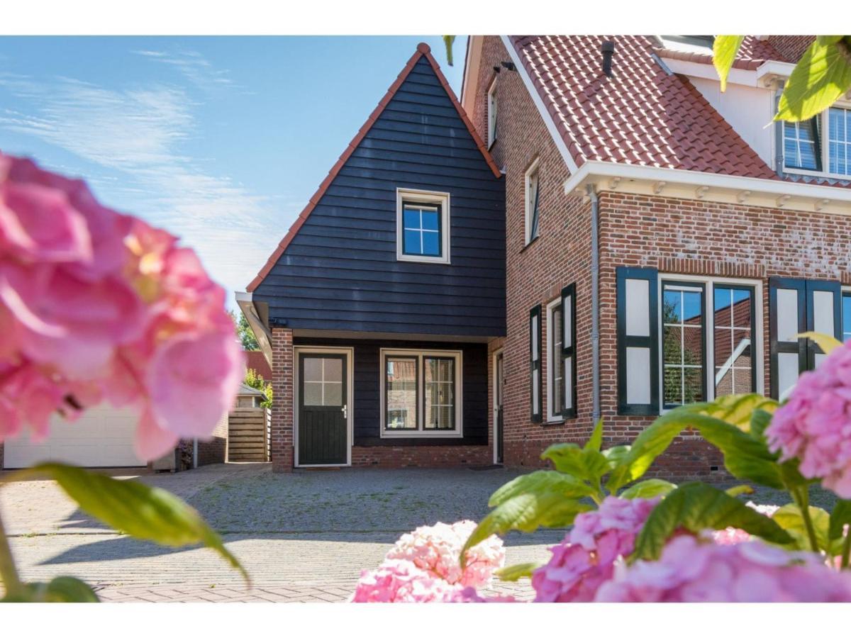 Quietly Located House Within Walking Distance Of The Beach Domburg Exteriör bild