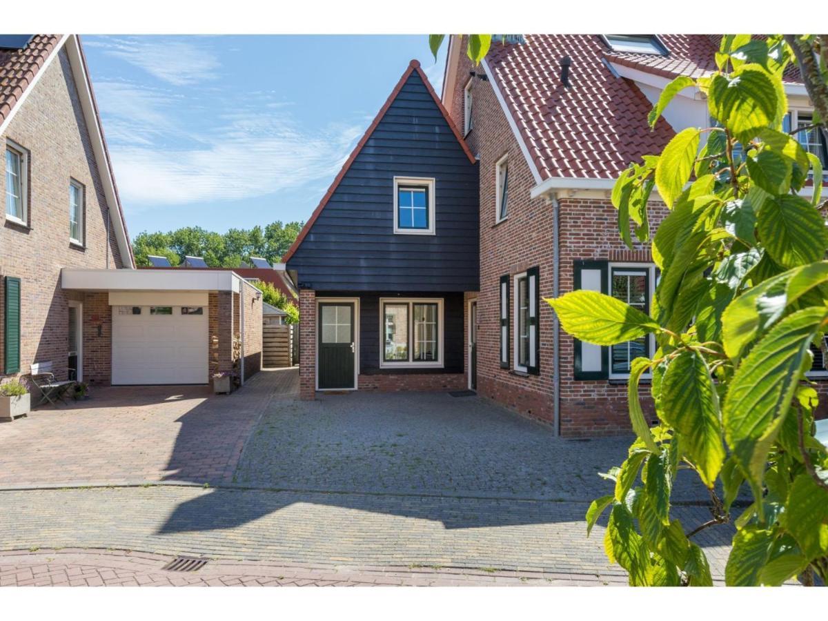Quietly Located House Within Walking Distance Of The Beach Domburg Exteriör bild