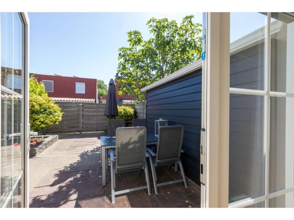 Quietly Located House Within Walking Distance Of The Beach Domburg Exteriör bild