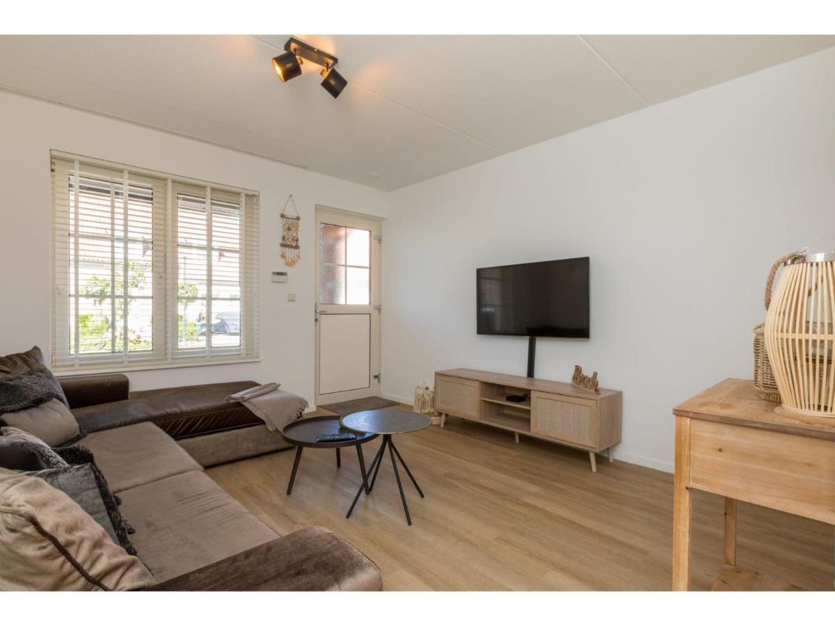 Quietly Located House Within Walking Distance Of The Beach Domburg Exteriör bild